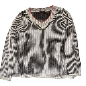 Chic Black and White Striped V-Neck Sweater